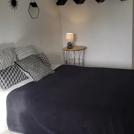 Joli Proche Centre Avec Parking * 방돌