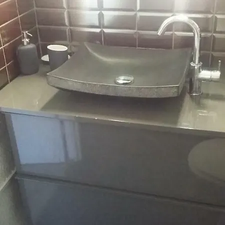 아파트 Joli Proche Centre Avec Parking *