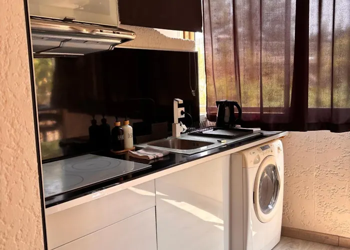 Appartement Joli Proche Centre Avec Parking Bandol