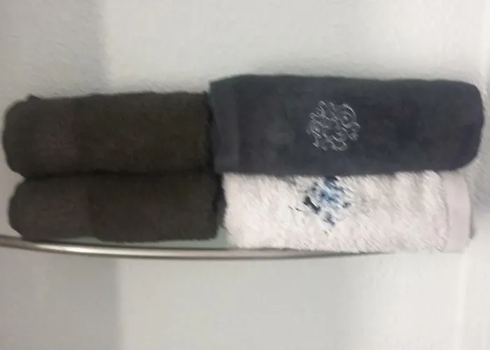 Joli Proche Centre Avec Parking Appartement Bandol