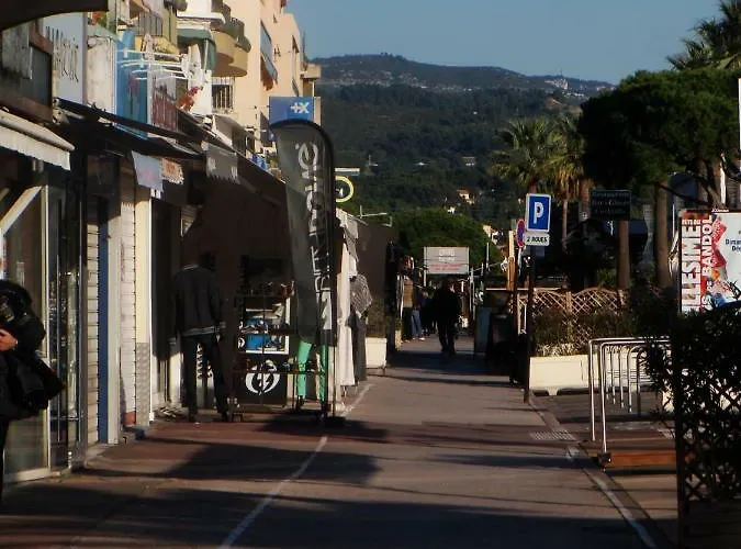 Joli Proche Centre Avec Parking * Bandol