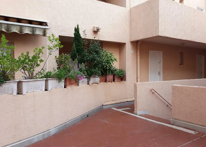 Joli Proche Centre Avec Parking Appartement *