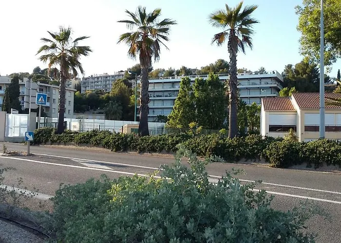 Joli Proche Centre Avec Parking * Bandol