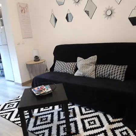 Apartment Joli Proche Centre Avec Parking