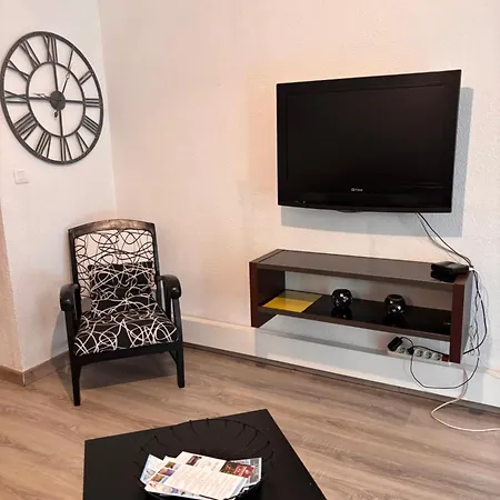 Joli Proche Centre Avec Parking Apartment *