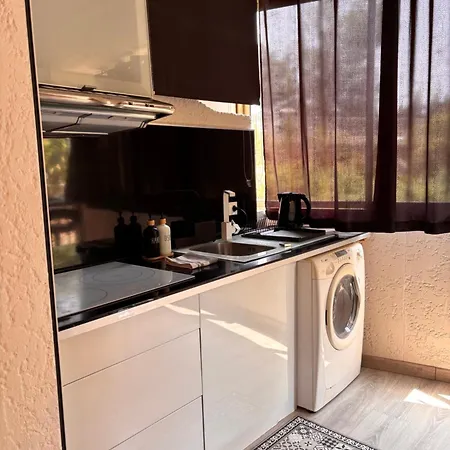 Apartment Joli Proche Centre Avec Parking Bandol