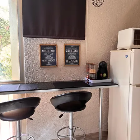 Joli Proche Centre Avec Parking Bandol