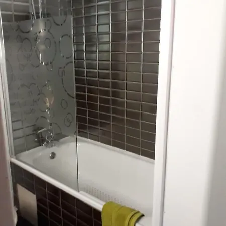 Joli Proche Centre Avec Parking * Bandol