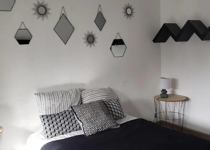 Joli Proche Centre Avec Parking Apartman Bandol