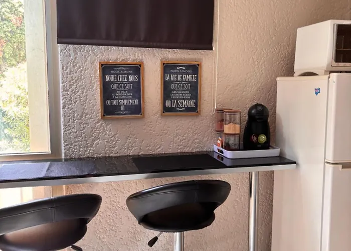 Joli Proche Centre Avec Parking בנדול