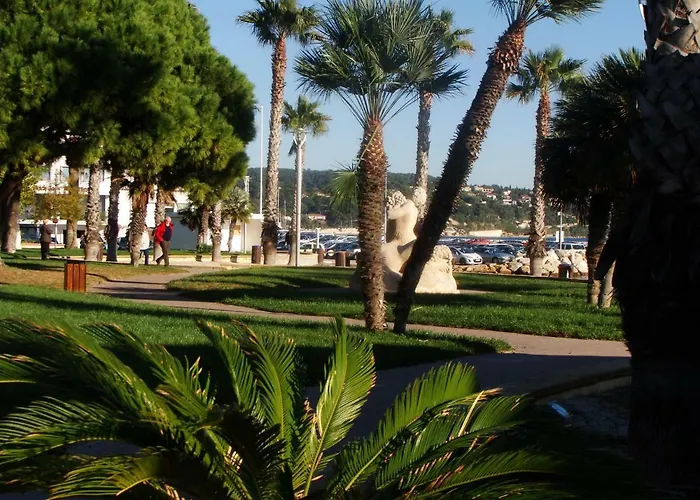 דירה Joli Proche Centre Avec Parking *