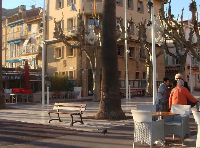 Joli Proche Centre Avec Parking *